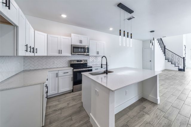 1426 Evans Avenue, Fort Worth, TX 76104