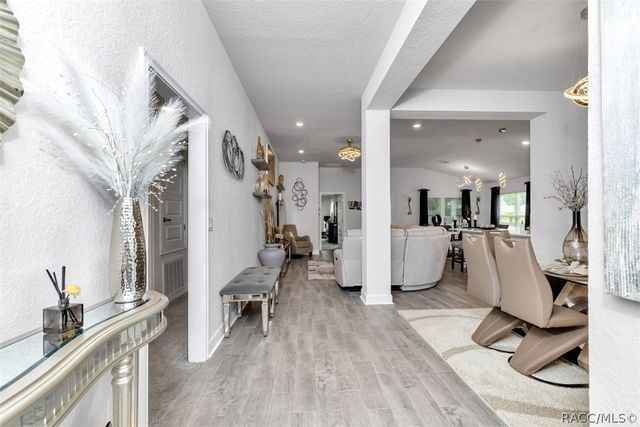 657 W Twisted Oaks Drive, Beverly Hills, FL 34465