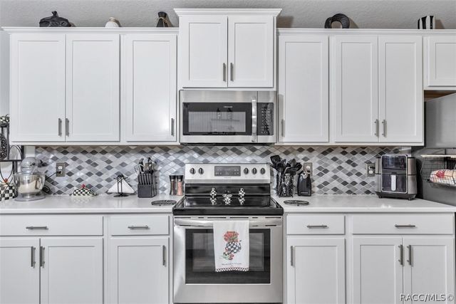 657 W Twisted Oaks Drive, Beverly Hills, FL 34465