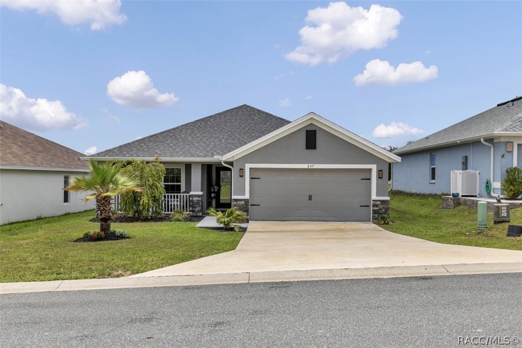 657 W Twisted Oaks Drive, Beverly Hills, FL 34465