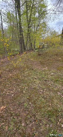 229 Russo Drive, Hamden, CT 06518