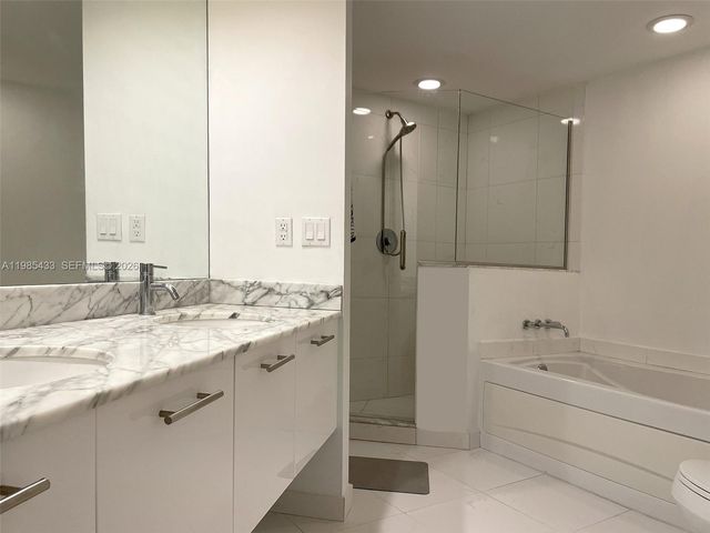 55 SE 6th St 1407, Miami, FL 33131