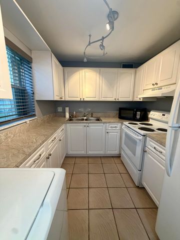 688 SAXONY O Way, Delray Beach, FL 33446
