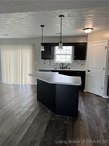 7201 Meyer Loop, Sellersburg, IN 47172