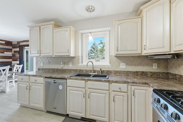 3018 Weatherstone Court, Fort Wayne, IN 46814