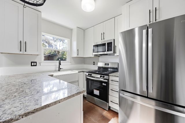 2183 CYPRESS LANDING Drive, Jacksonville, FL 32233