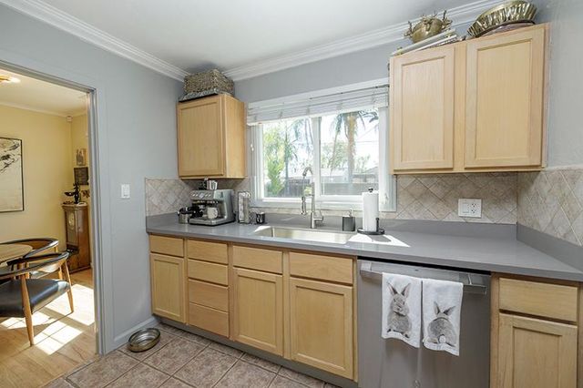 1424 W Roseburg Ave, Modesto, CA 95350