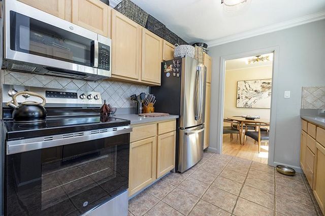 1424 W Roseburg Ave, Modesto, CA 95350