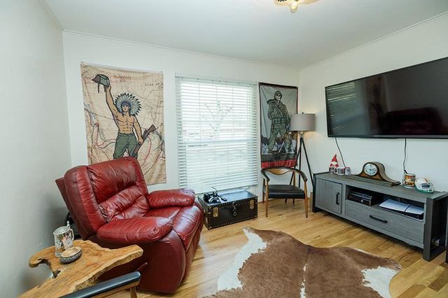 1424 W Roseburg Ave, Modesto, CA 95350