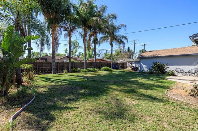 1424 W Roseburg Ave, Modesto, CA 95350