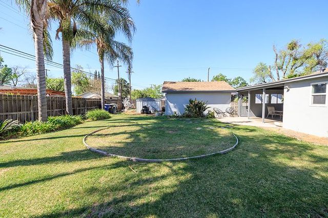 1424 W Roseburg Ave, Modesto, CA 95350