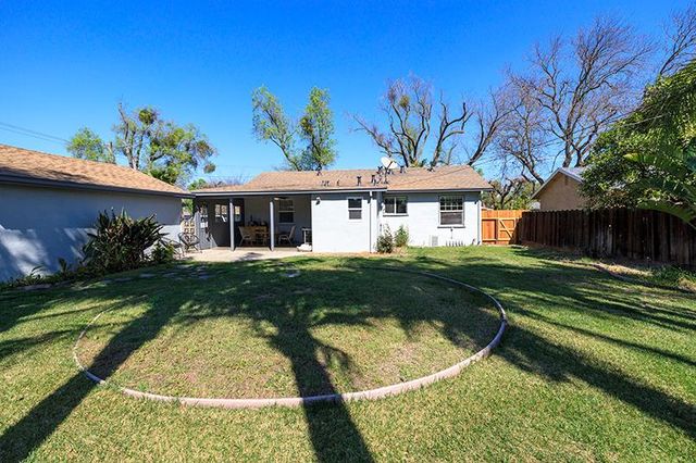 1424 W Roseburg Ave, Modesto, CA 95350