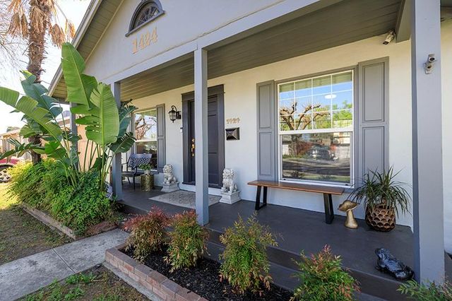 1424 W Roseburg Ave, Modesto, CA 95350