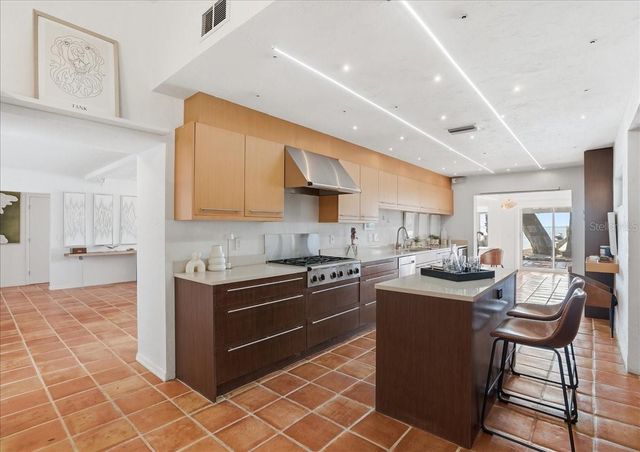 3127 BAY SHORE ROAD, Sarasota, FL 34234