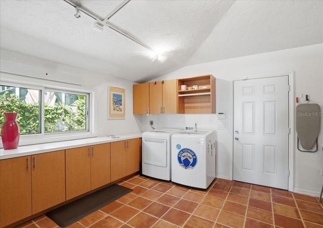 3127 BAY SHORE ROAD, Sarasota, FL 34234
