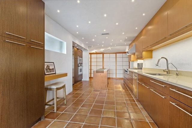 3127 BAY SHORE ROAD, Sarasota, FL 34234