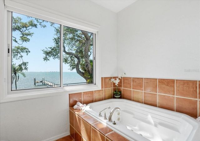 3127 BAY SHORE ROAD, Sarasota, FL 34234