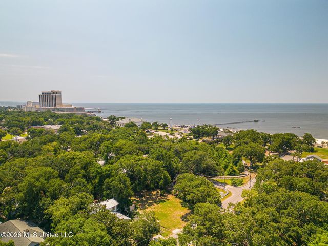 146 Gill Avenue, Biloxi, MS 39530