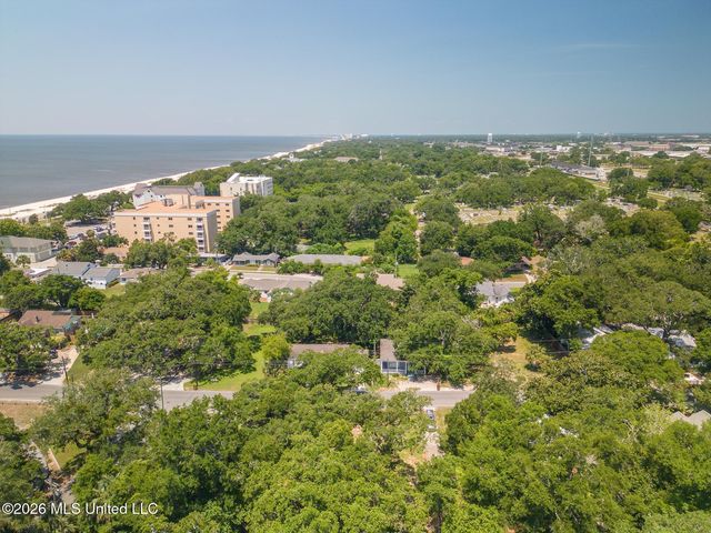 146 Gill Avenue, Biloxi, MS 39530