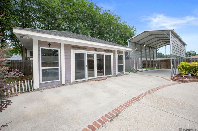 104 Crescent Place Dr, Donaldsonville, LA 70346