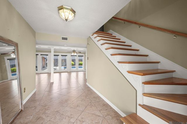 104 Crescent Place Dr, Donaldsonville, LA 70346