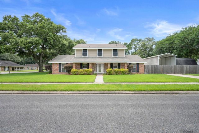 104 Crescent Place Dr, Donaldsonville, LA 70346