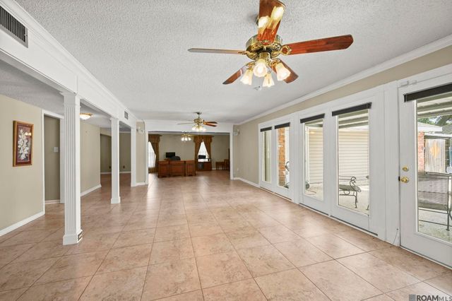 104 Crescent Place Dr, Donaldsonville, LA 70346