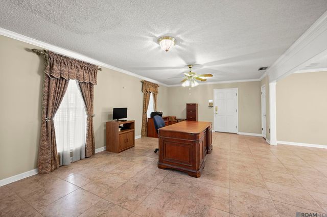 104 Crescent Place Dr, Donaldsonville, LA 70346