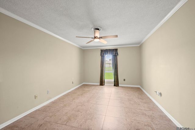 104 Crescent Place Dr, Donaldsonville, LA 70346