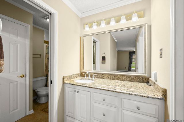 104 Crescent Place Dr, Donaldsonville, LA 70346