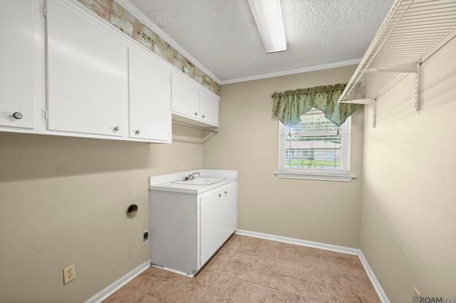 104 Crescent Place Dr, Donaldsonville, LA 70346