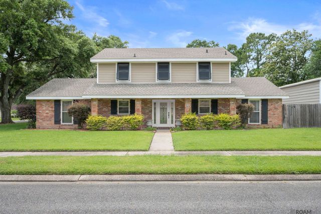 104 Crescent Place Dr, Donaldsonville, LA 70346