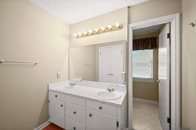 104 Crescent Place Dr, Donaldsonville, LA 70346