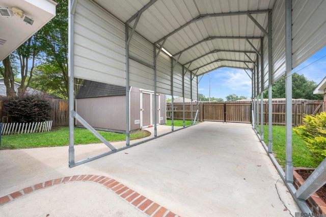 104 Crescent Place Dr, Donaldsonville, LA 70346