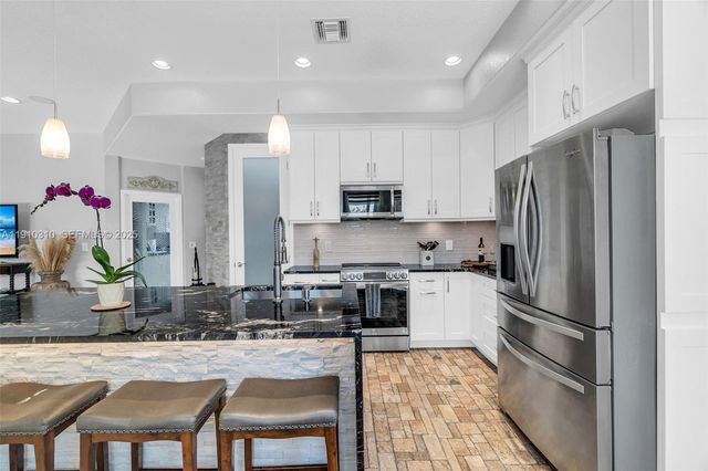15974 SW 16th Street, Pembroke Pines, FL 33027