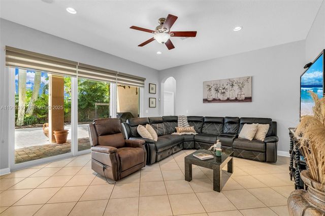 15974 SW 16th Street, Pembroke Pines, FL 33027