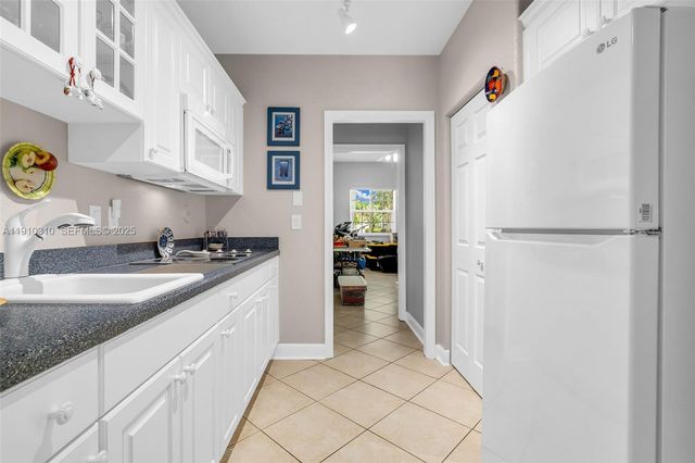 15974 SW 16th Street, Pembroke Pines, FL 33027