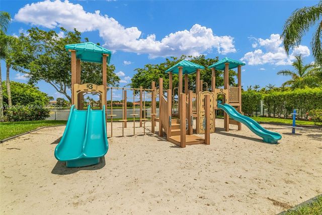 15974 SW 16th Street, Pembroke Pines, FL 33027