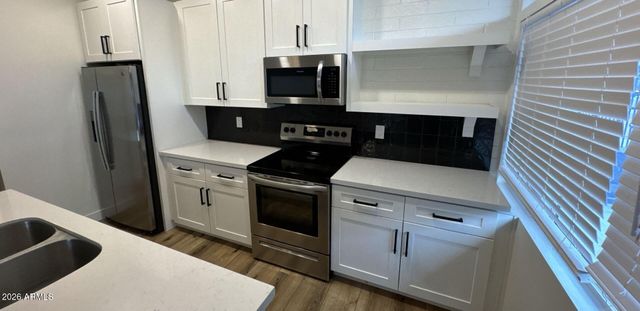 6626 E Cheery Lynn Road 1006, Scottsdale, AZ 85251