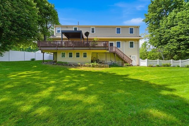 17 Garden Rd, Stoneham, MA 02180