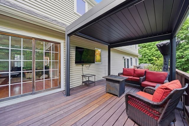 17 Garden Rd, Stoneham, MA 02180