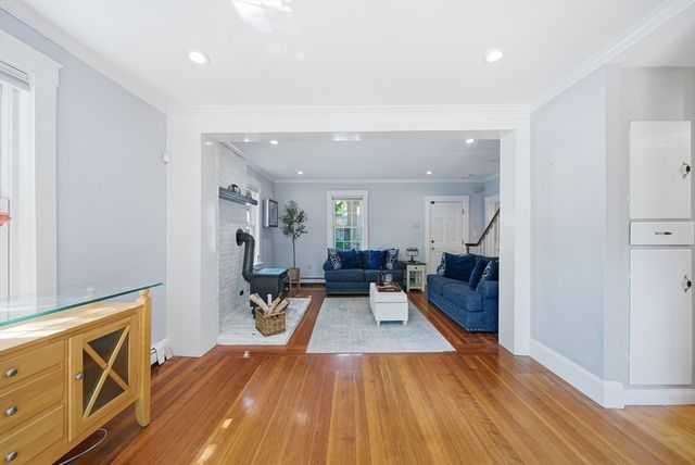 17 Garden Rd, Stoneham, MA 02180
