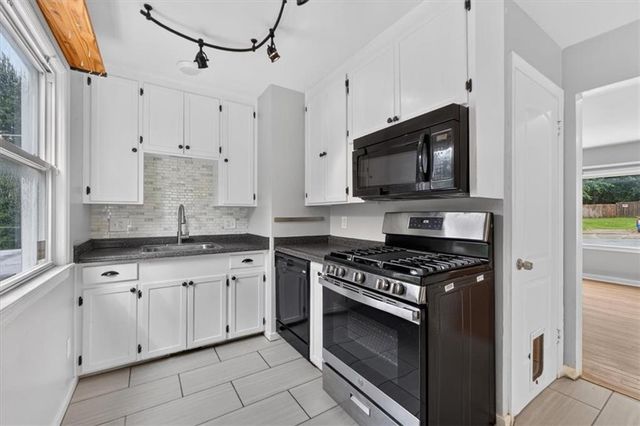 809 E 83rd Street, Kansas City, MO 64131