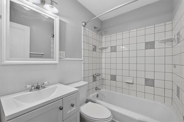 809 E 83rd Street, Kansas City, MO 64131
