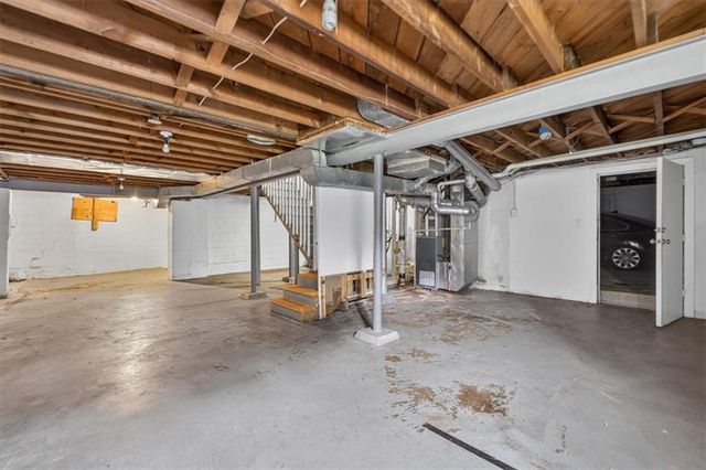 809 E 83rd Street, Kansas City, MO 64131