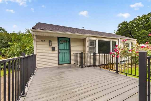 809 E 83rd Street, Kansas City, MO 64131