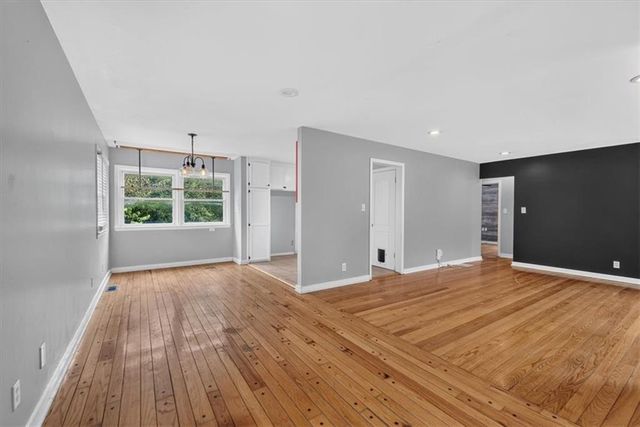 809 E 83rd Street, Kansas City, MO 64131