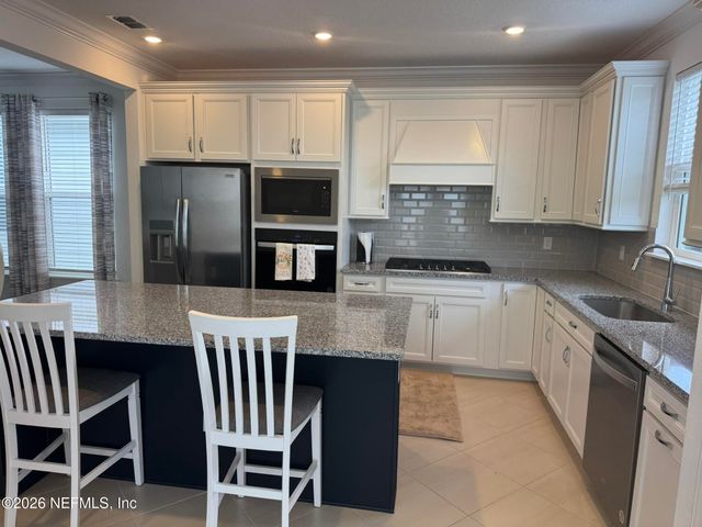 722 COOL BREEZE Way, Yulee, FL 32097