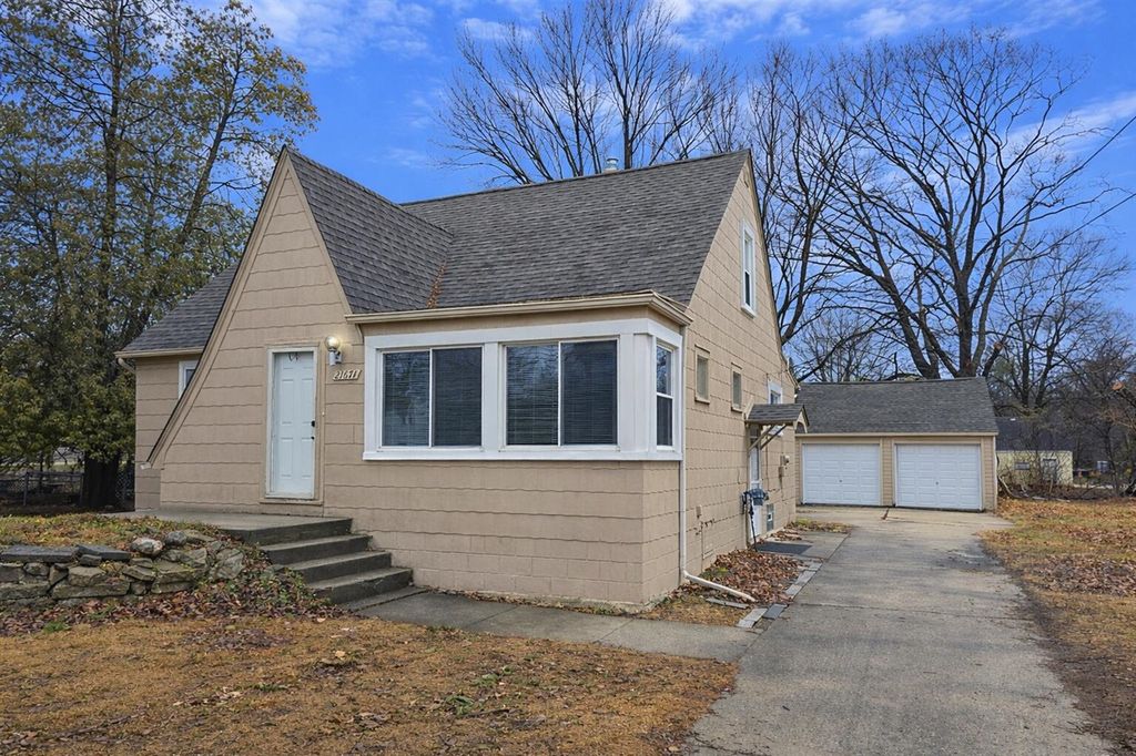 21671 Sunnyview Street, Clinton Township, MI 48035