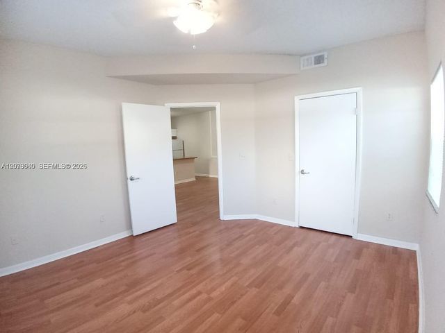 18304 NW 68th Avenue N, Hialeah, FL 33015